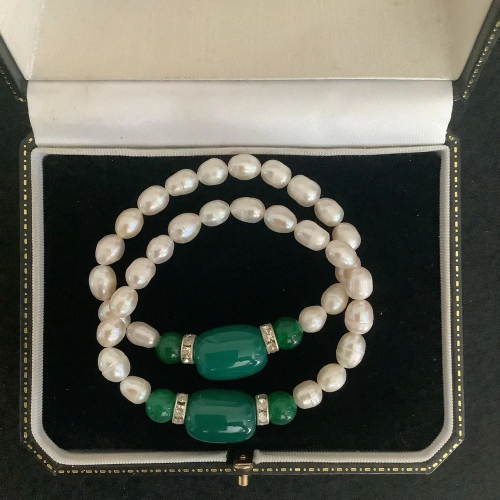 2 Genuine Freshwater pearl & green agate stretch bracelet sets.